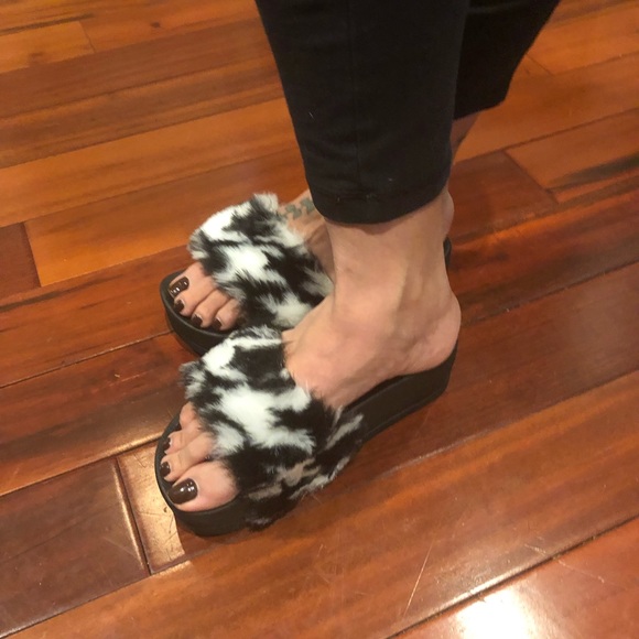 Shoes - Zebra fur  slides